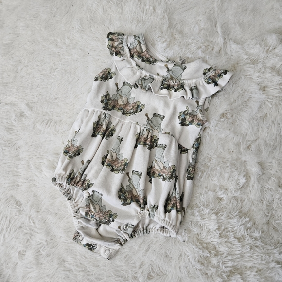 Kate Quinn frog one piece - Picture 3 of 3